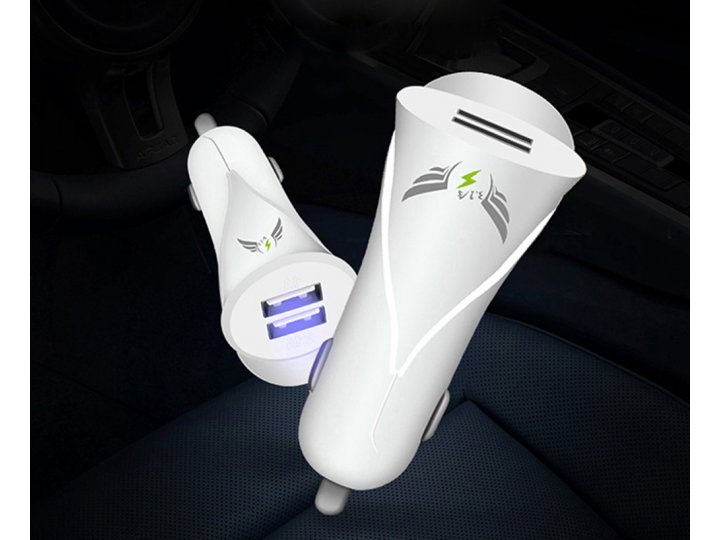 Автомобильное зарядное устройство АЗУ 5V-3.1A 2xUSB в прикуриватель белый с LED-подсветкой..